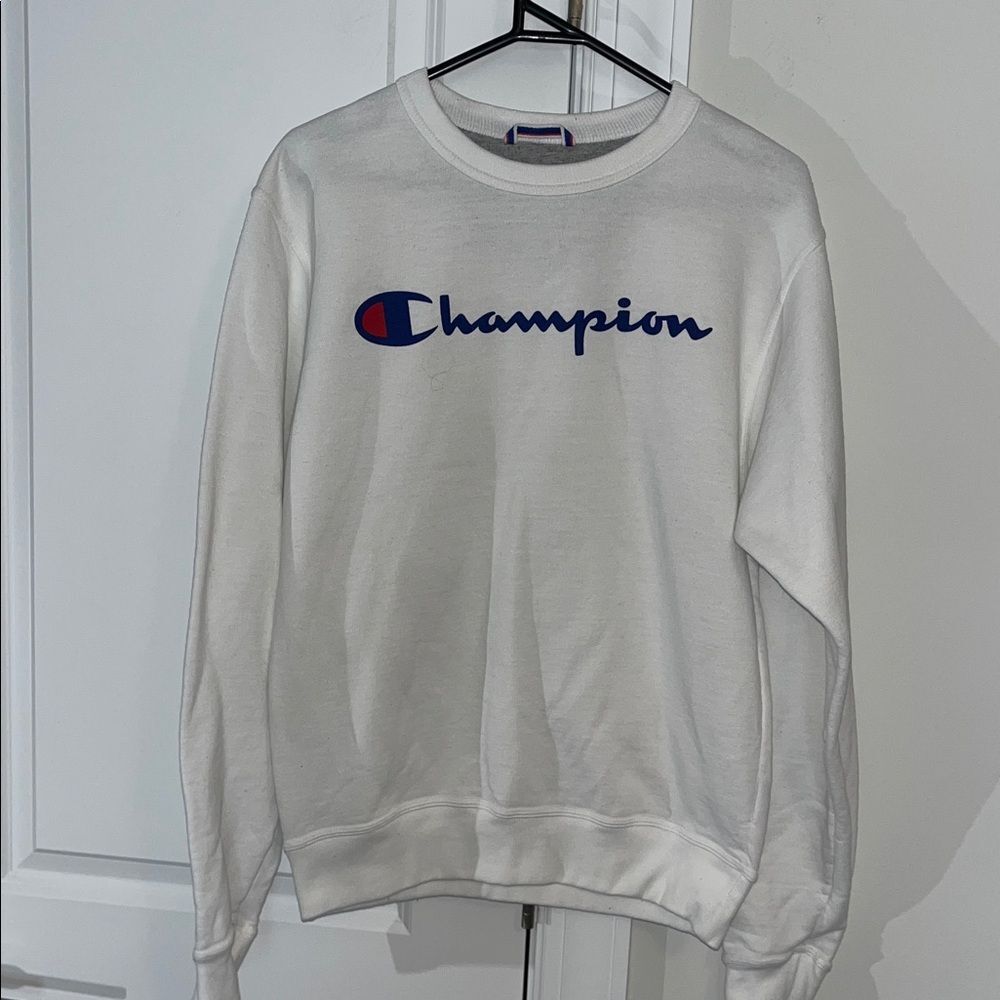 Champion white fleece crewneck sweater sweatshirt S/P men’s w/ mark on back
